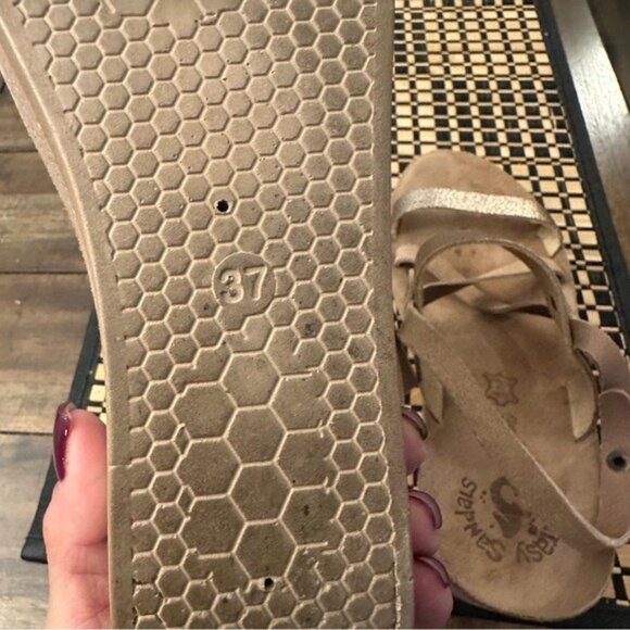 Fantasy Eirine Wedge Sandal - Cameo Dot Size 7 Metallic - Picture 11 of 12